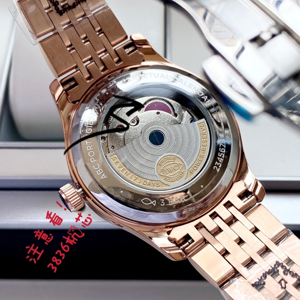 アイ・ダブリュー・シー着用イメージ